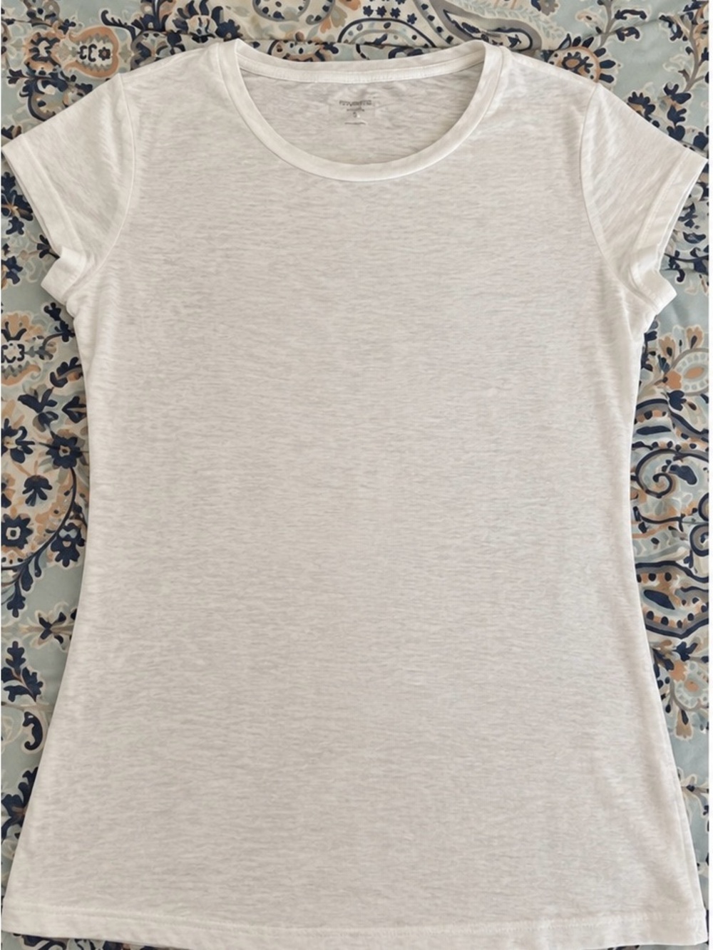 Express Women's White Short Sleeve Scoop Neck Tee